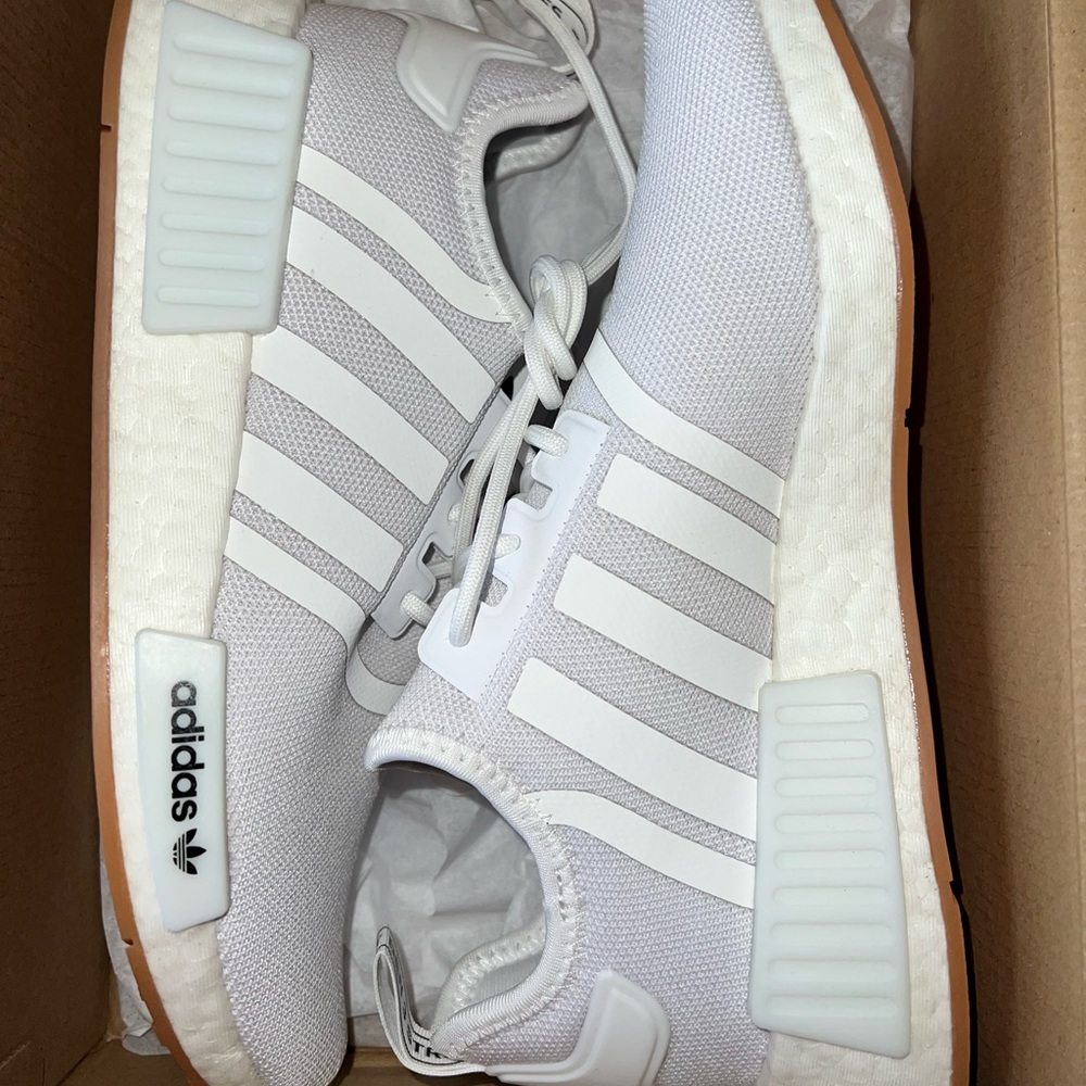 BRAND NEW adidas NMD_R1
